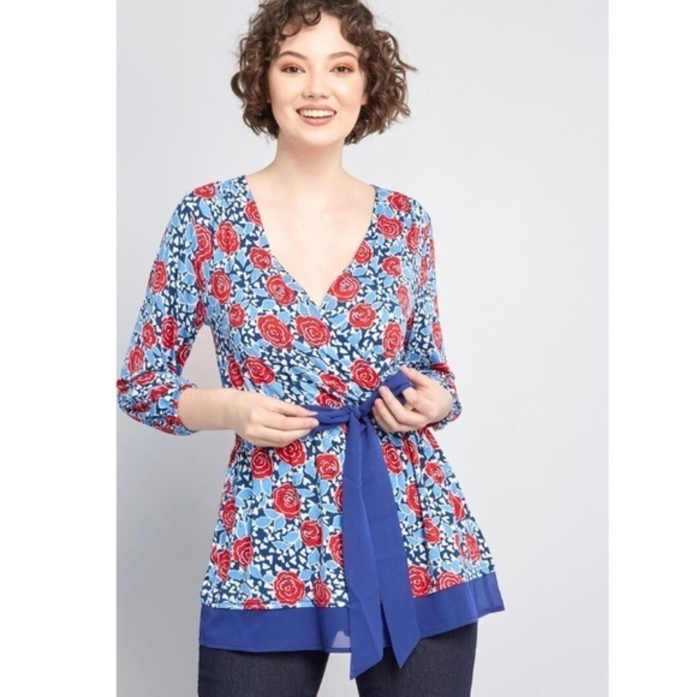 NWOT ModCloth Outgoing Guidance Surplice Top New